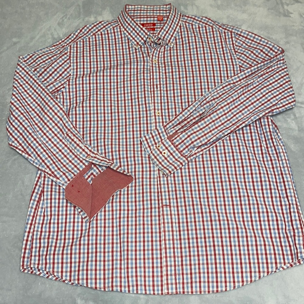 IZOD plaid men’s shirt.